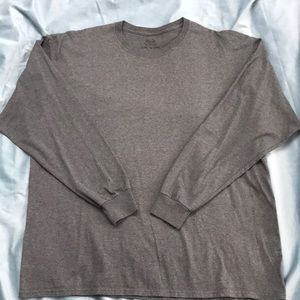 FRUIT OF THE LOOM XL DARK GRAY LONGS SLEEVE TSHIRT